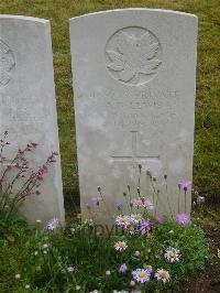 Etaples Military Cemetery - Lewis, Arthur Edward